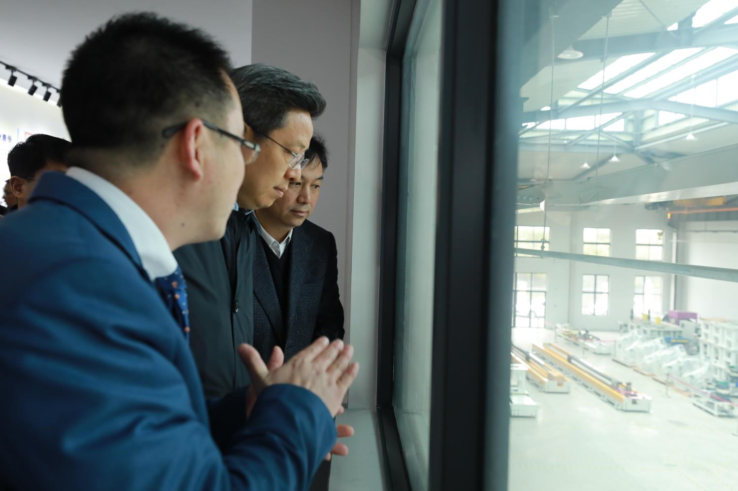 蘇州高新區黨工委書記、區長吳新明書記、王牟、黃鋒主任一行調研通錦